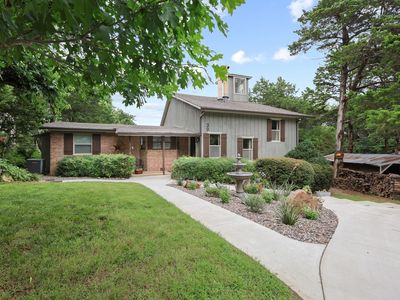 39 Windsor Dr
