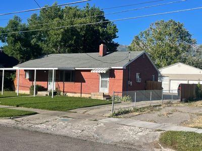 121 S 200th St W