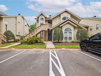 449 E Lake Cir