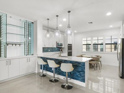 613 Windward Circle N