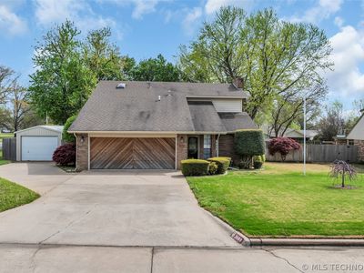 2400 Woodleaf Ct