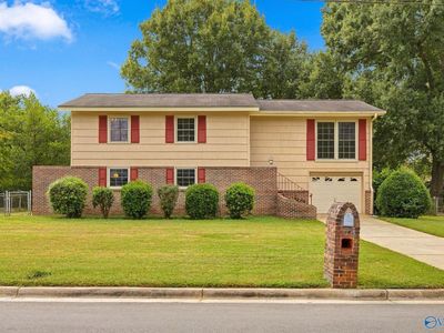 212 Cumberland Dr SE