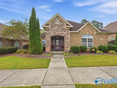 1004 Split Rock Cv NW