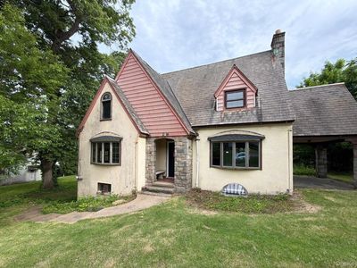 53 Robinson Avenue