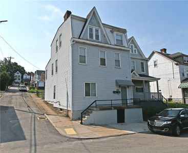 611 Lorenz Ave