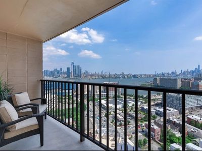 380 Mountain Rd APT 911