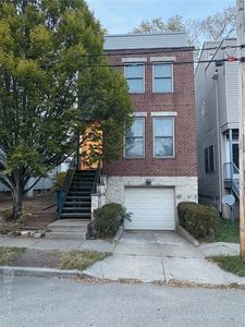 111 Frank St
