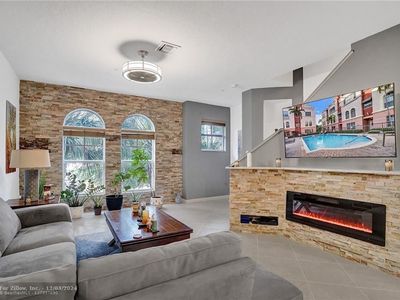 1033 NE 17th Way UNIT 804