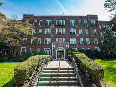 Property at 12 Hamilton Place #D11, Garden City, NY