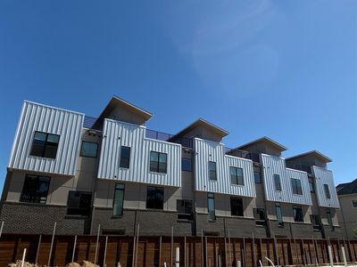 5808 Lindell Ave #101