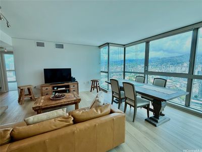 1177 Queen St APT 3501