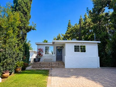 15627 Vintage St
