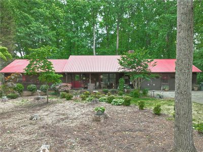 859 Lakeview Dr