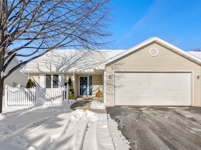 Property at 215 Lake Pointe Dr, Oshkosh, WI