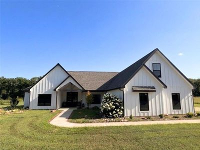 1102 E 1033rd Rd