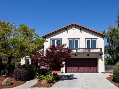 867 Norfolk Pine Ave