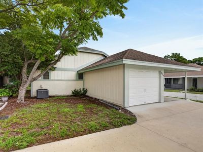 724 Lakeside Dr