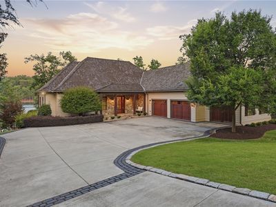147 S Edgewater Dr