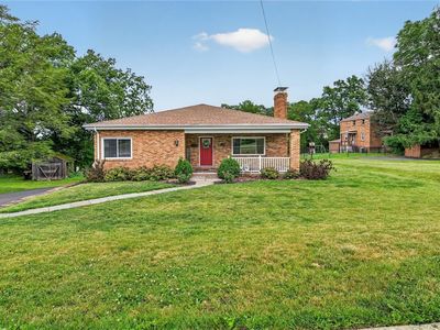 Property at 134 Meadowbrook Dr, Bethel Park, PA
