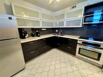 3660 NE 166th St APT 812