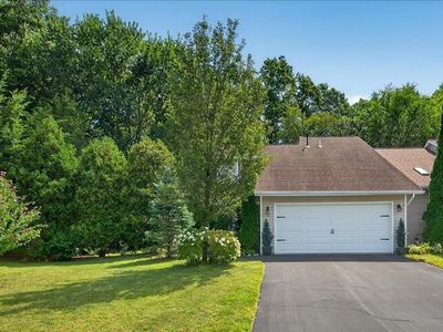 17 Green Meadow Drive