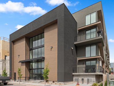 933 S Washington St #107