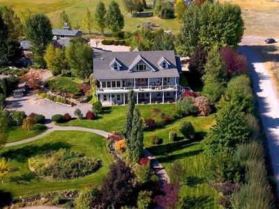 6 Rising Sun Court Ln