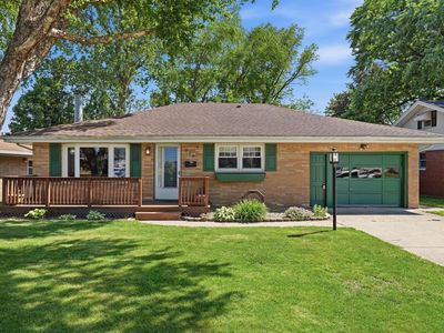 613 E Ash Pl