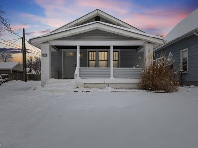 5116 E Saint Clair St