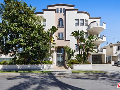 1862 S Bentley Ave APT 202
