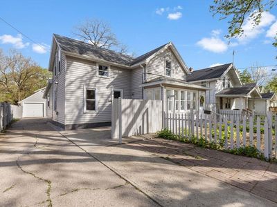 1119 Dewey Ave