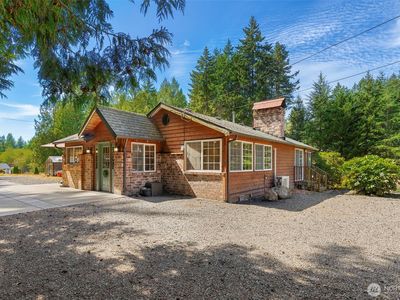 253 NW Lindor Way