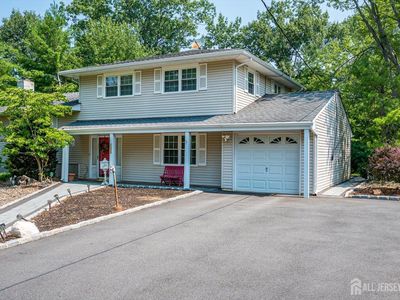 560 Wakefield Dr
