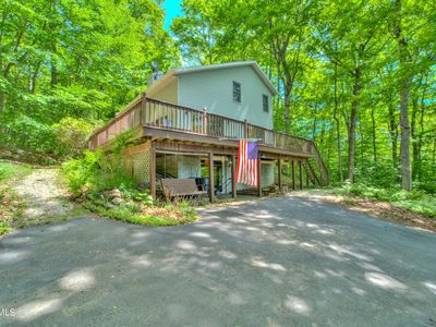 601 N Shore Peck Lake Road