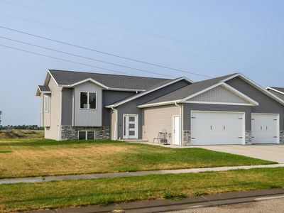 5417 Hendrickson Dr