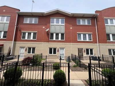 2426 W 32nd Pl