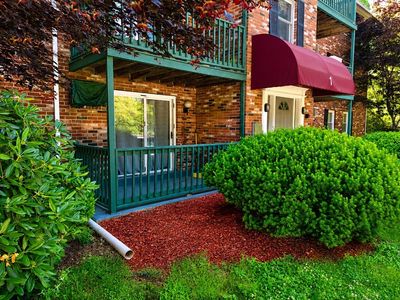 75 Huntoon Memorial Hwy APT 1