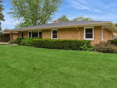 2800 Thayer Dr