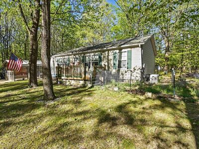 2738 Lakeshore Dr