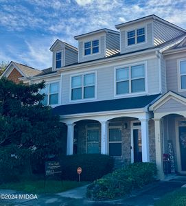 542 Ivy Brook Way