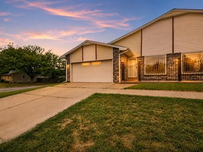 8702 E Longlake Cir