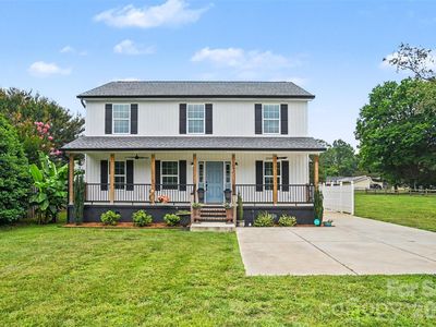 Property at 1001 Noles Dr, Mount Holly, NC