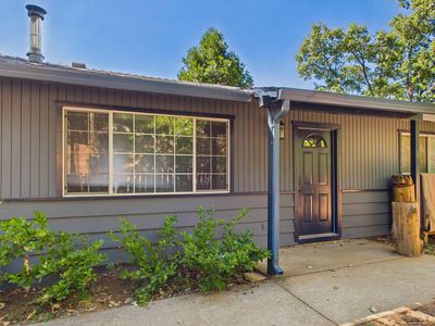 19900 Greenview Dr