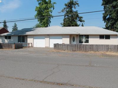 122 S 38th St