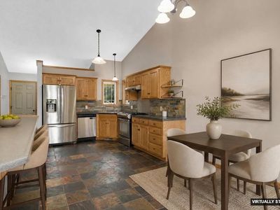 7256 Kahler Cir NE