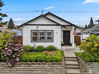 307 N Dunham Avenue
