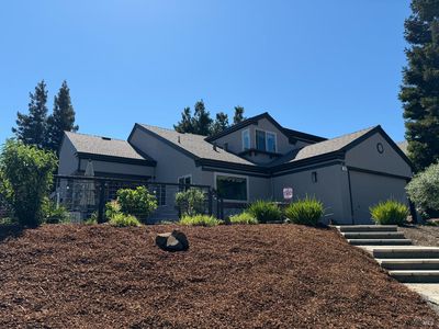 556 Rose Dr
