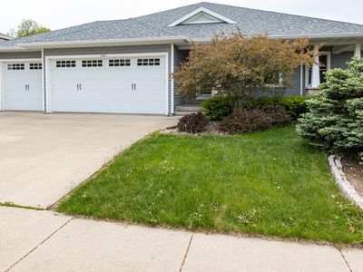 3221 Mockingbird Way