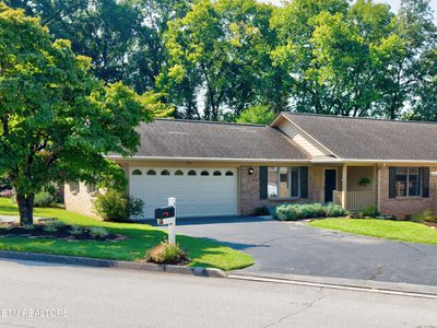 923 Jamestown Way