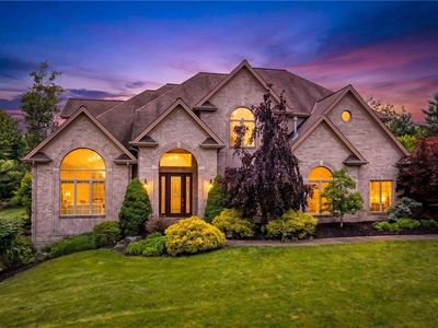 2114 N Villa Ct